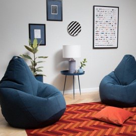 Кресло-груша XXXL  из мебельной ткани в интерьере гостинной